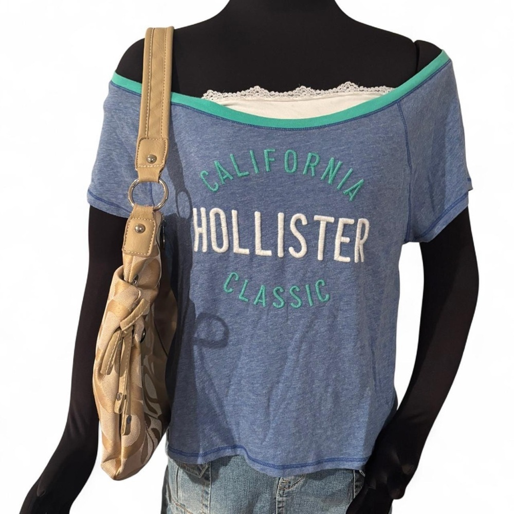 Women’s Y2K 2000s Hollister Blue Graphic Baby tee size M